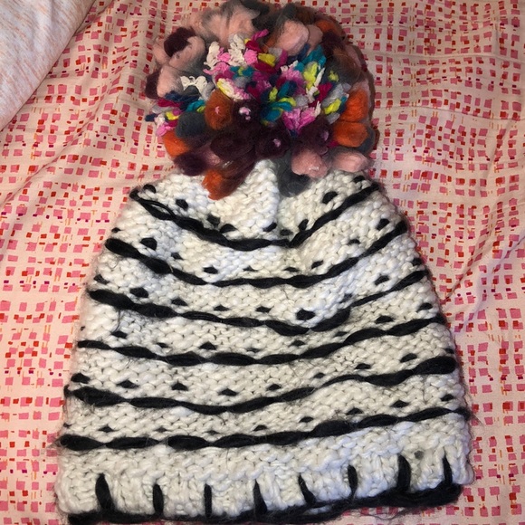 Zara Accessories - ZARA winter hat